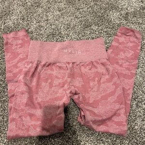 NVGTN Pastel Pink Camo Seamless Leggings
